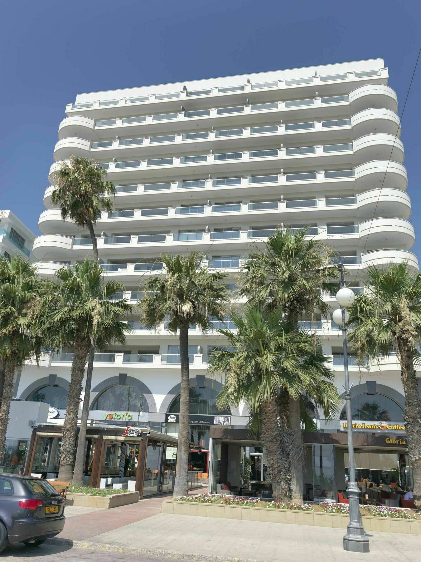 לרנקה Finikoudes Luxury Apartments מראה חיצוני תמונה