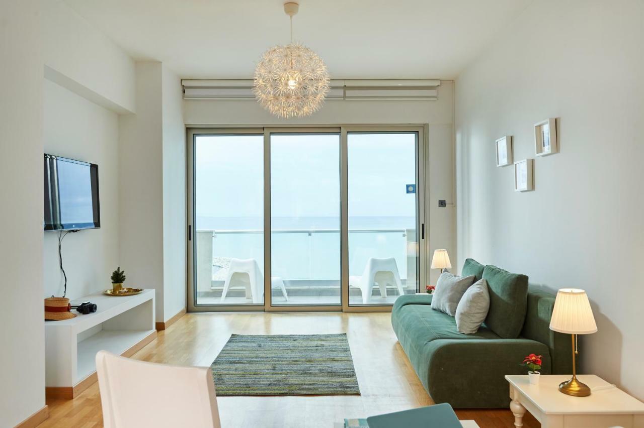לרנקה Finikoudes Luxury Apartments מראה חיצוני תמונה