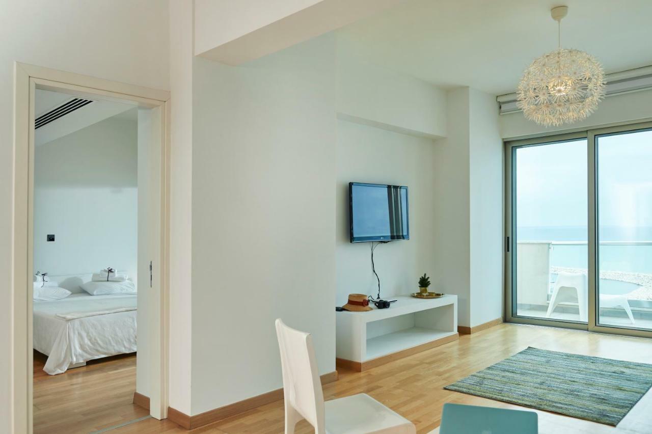 לרנקה Finikoudes Luxury Apartments מראה חיצוני תמונה
