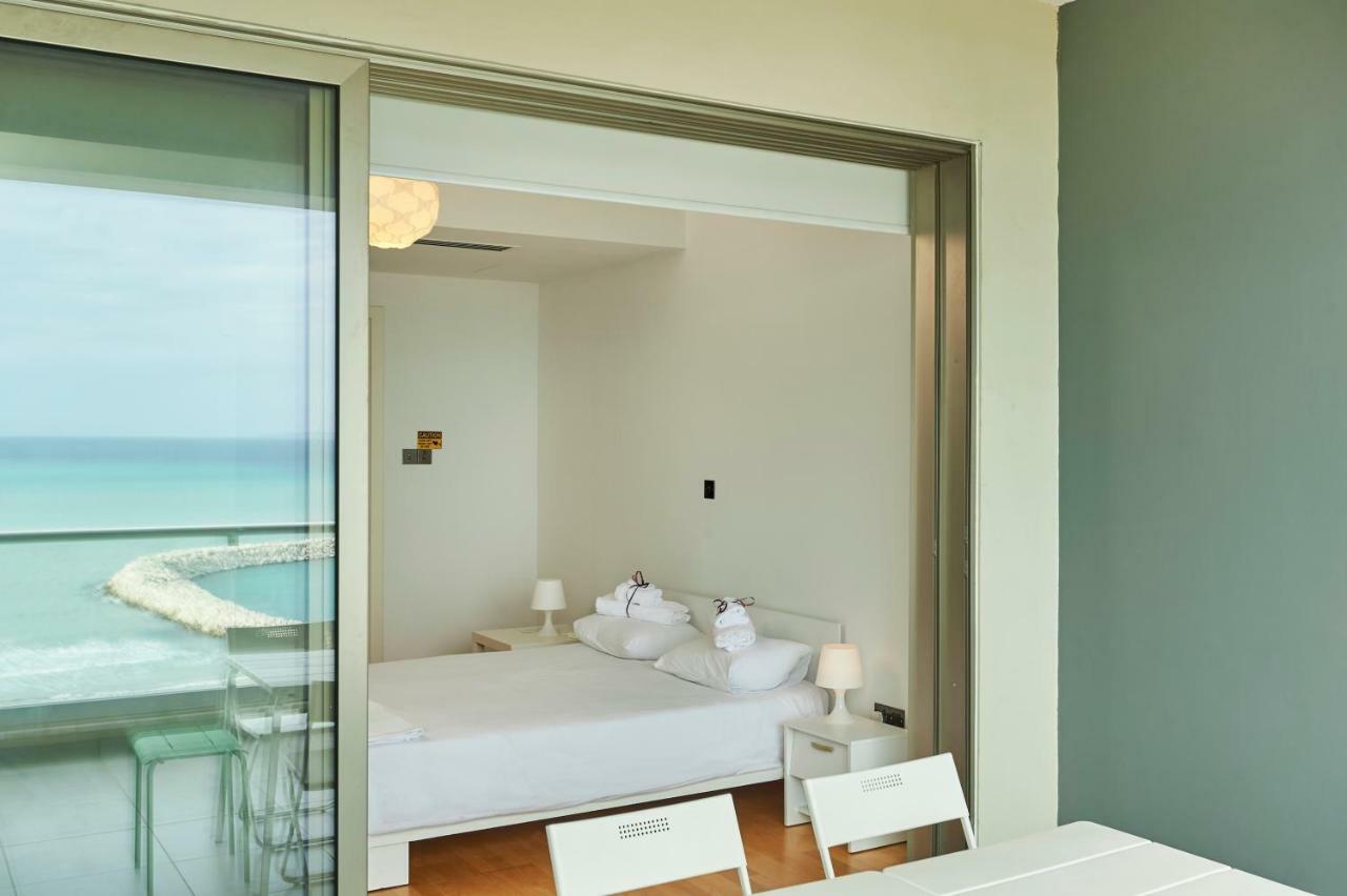 לרנקה Finikoudes Luxury Apartments מראה חיצוני תמונה