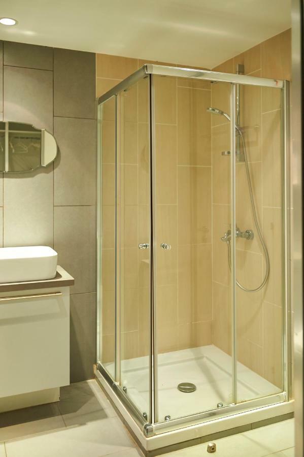 לרנקה Finikoudes Luxury Apartments מראה חיצוני תמונה